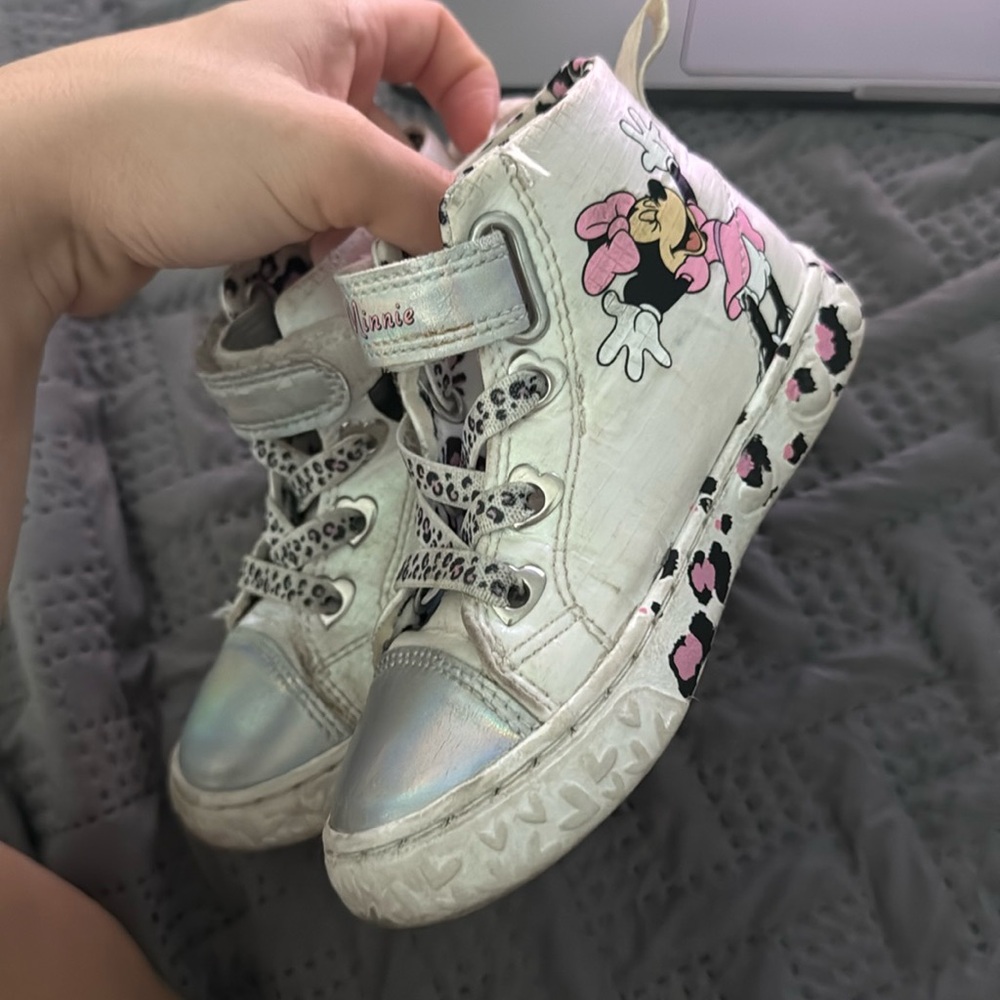 Minnie Mouse toddler size 9 high top sneakers @@@